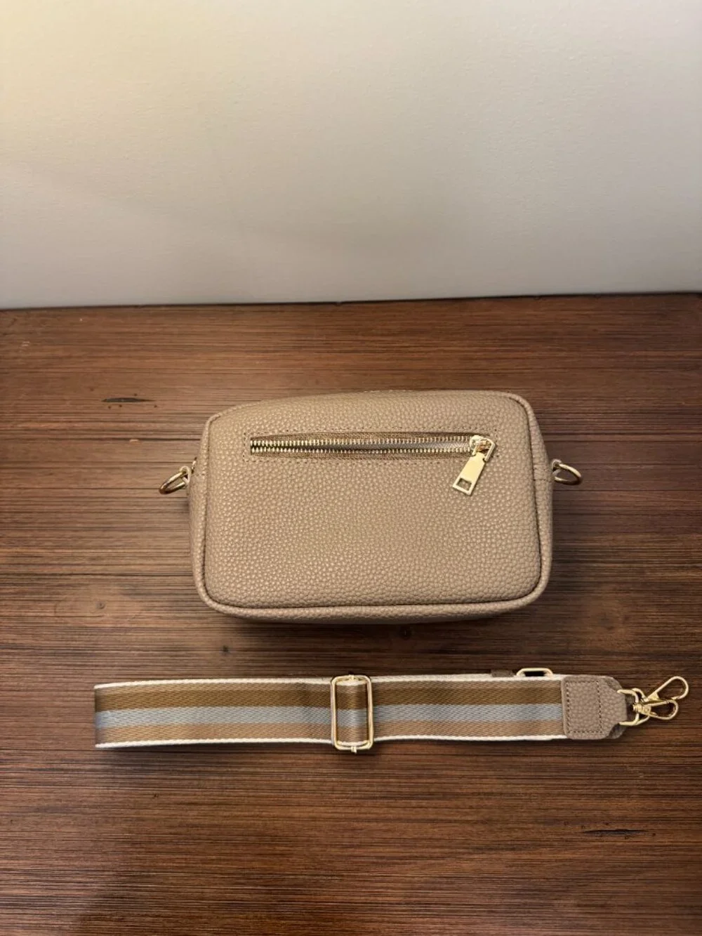 Modern + Chic Willow Convertible Crossbody Bag - Taupe NWOT